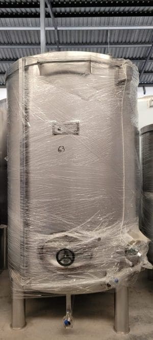 Deposito siempre lleno 3.000 L para vino o aceite